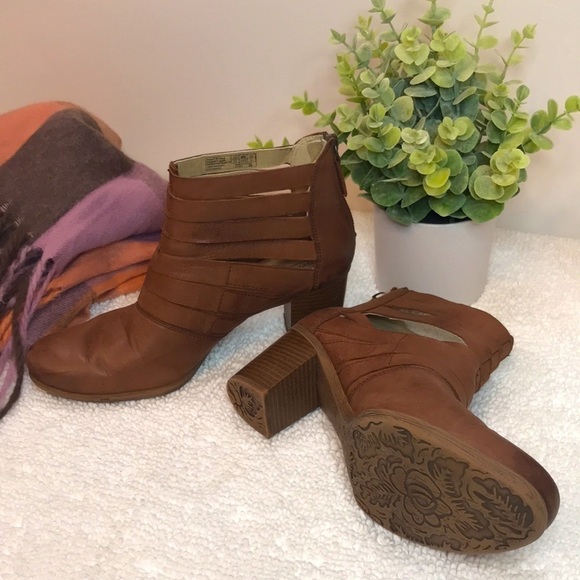Josef Seibel Brown Leather Strappy Cutout Booties Size 9 Stacked Heel - Picture 9 of 12